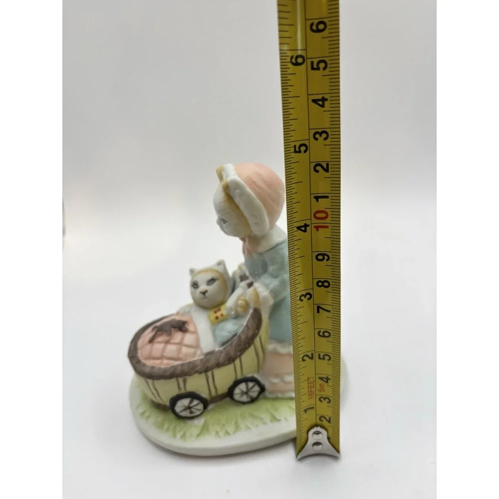 1989 Artmark Figurine Mama Cat Pushing Kitten In‎ Buggy